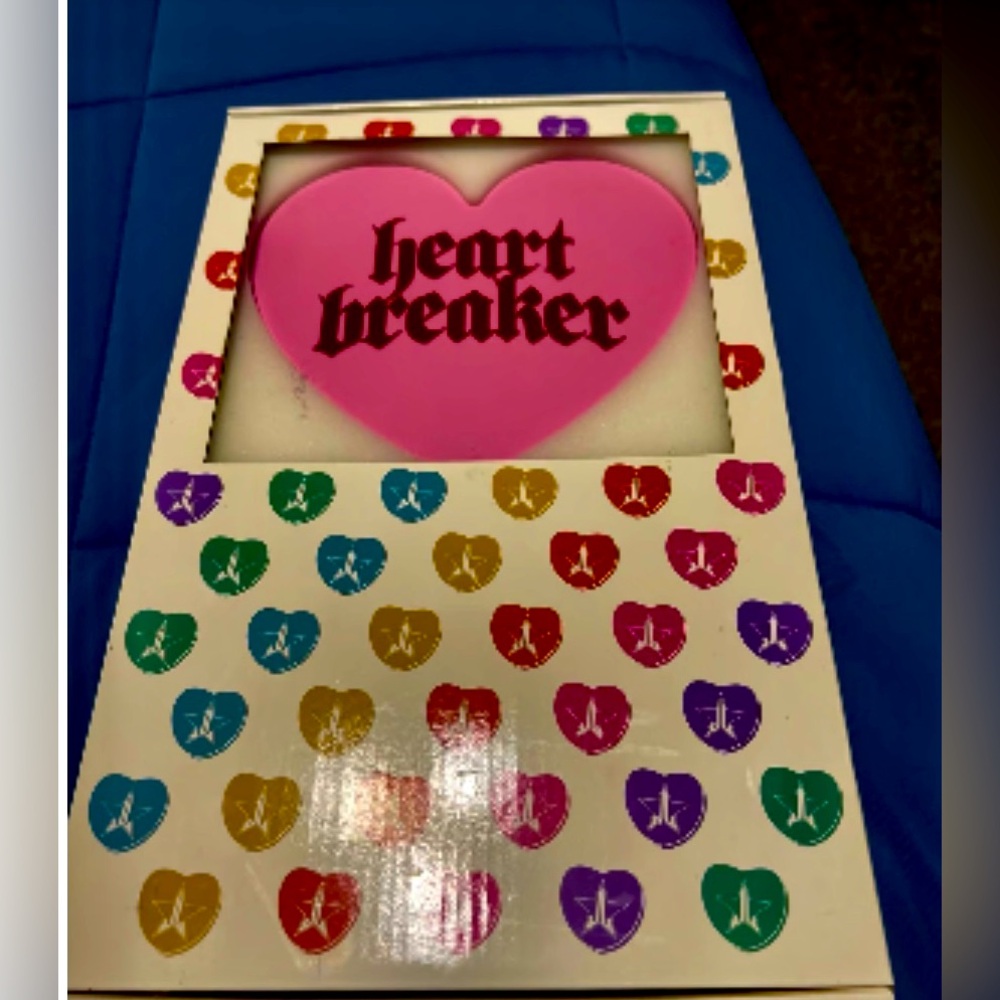 New in box 📦 Jeffree Star heart breaker mirror ,, so so cute 🥰